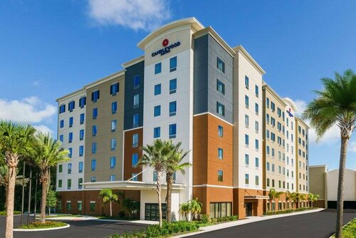 Гостиница Candlewood Suites Orlando - Lake Buena Vista, an Ihg Hotel в Орландо