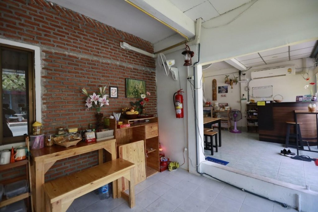 Фото D House Hostel