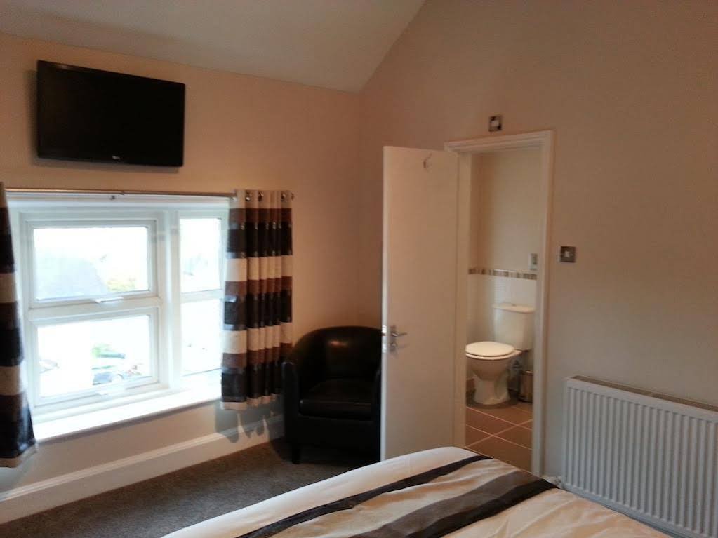 Фото The Hadley Hotel