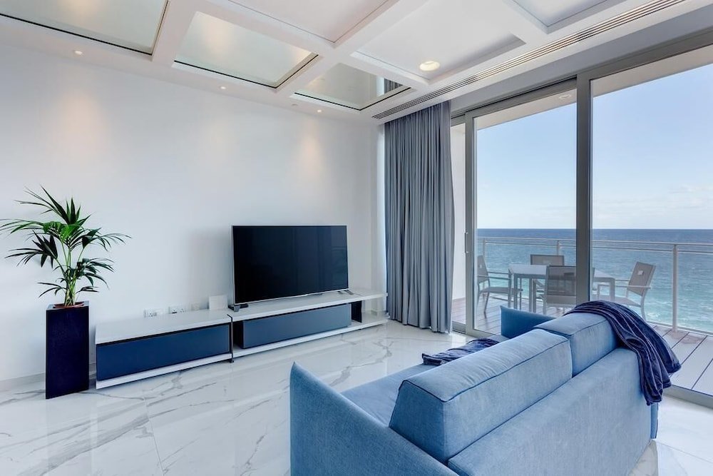 Фото Super Luxury Apartment in Tigne Point, Amazing Sea Views