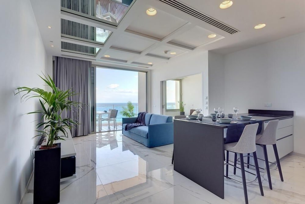 Фото Super Luxury Apartment in Tigne Point, Amazing Sea Views