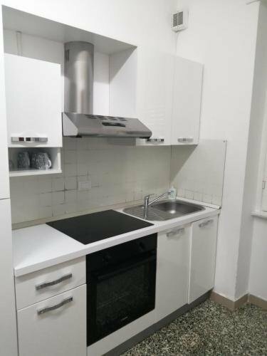 Гостиница Gira Guest House в Брунате