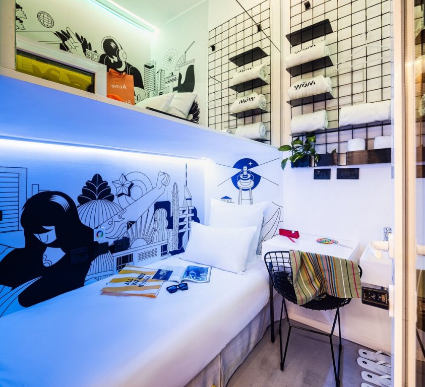 Фото отеля 2