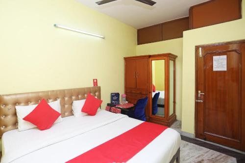 Фото Oyo 12190 Blue Umbrella