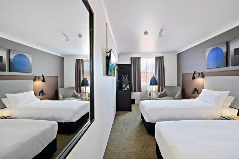 Фото CKS Sydney Airport Hotel