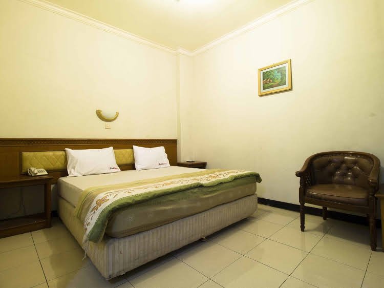 Фото RedDoorz near Cihampelas Walk