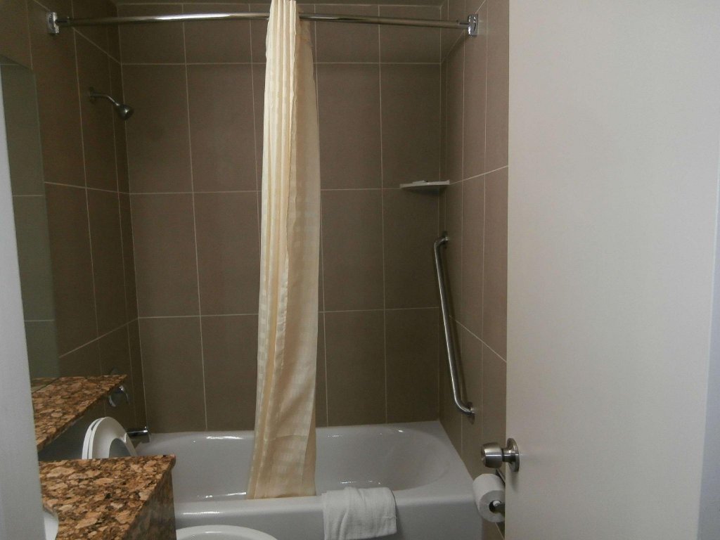 Фото Americas Best Inn and Suites Fort Lauderdale North