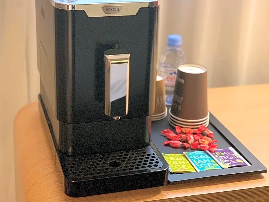 Фото Ibis Bordeaux Centre - Gare Saint-Jean