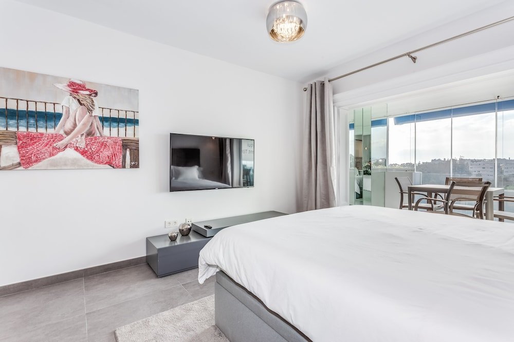 Фото 2-Bedrooms Apartment Puerto Banus-Beach