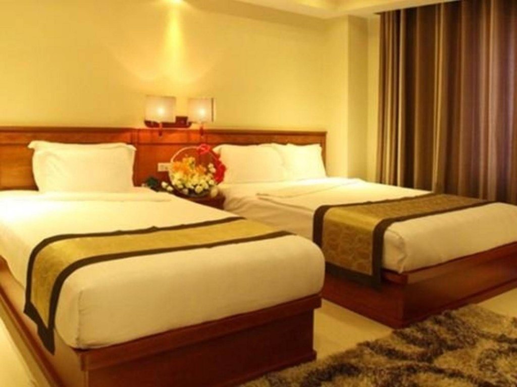 Фото Au Lac Charner Hotel