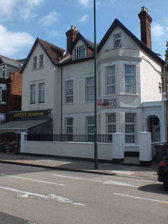 Фото отеля 2