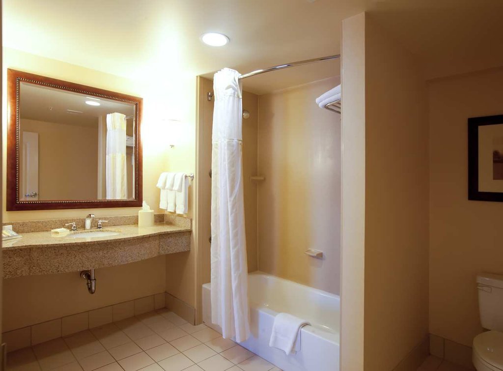 Фото Hilton Garden Inn Freeport Downtown