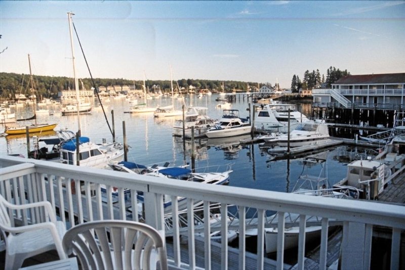 Фото Tugboat Inn