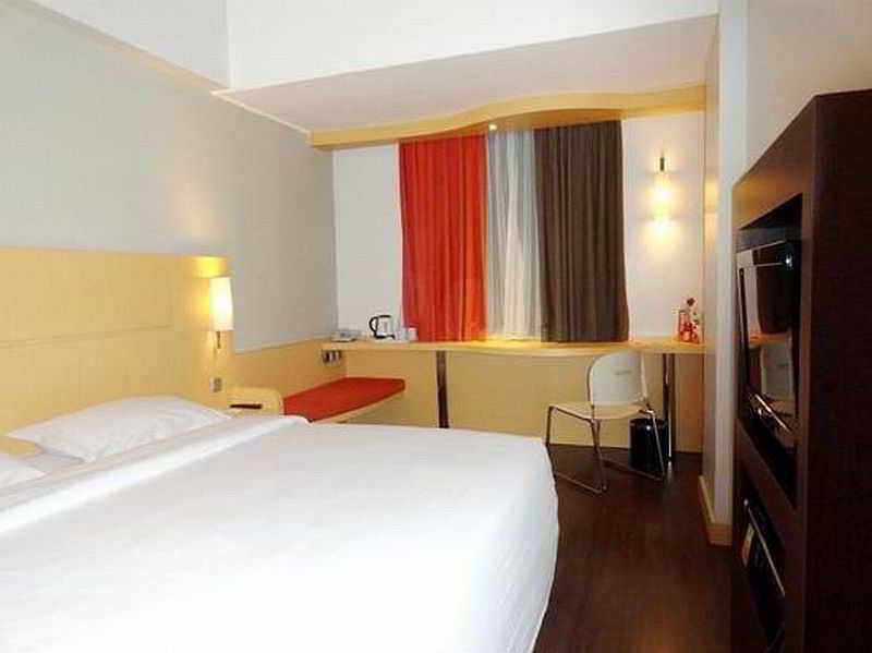 Фото Ibis Jakarta Arcadia