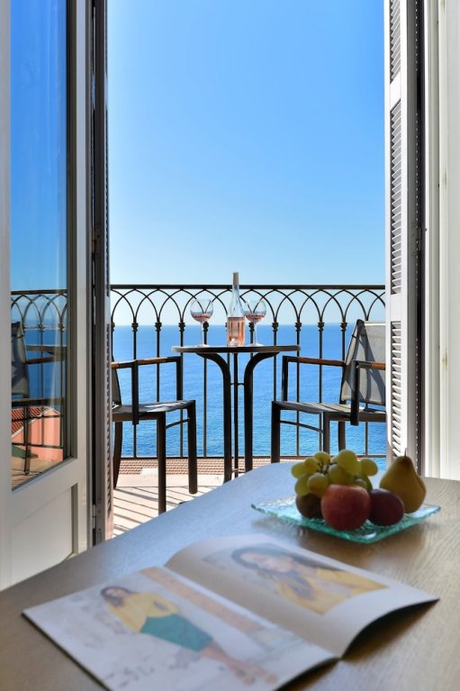 Фото Hôtel La Pérouse Nice