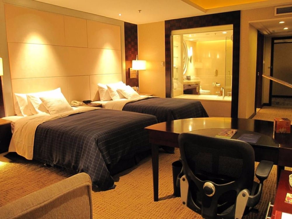 Фото Conrad Urumqi