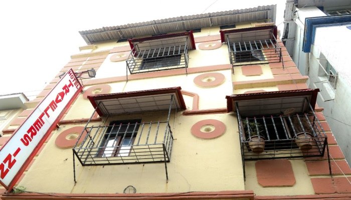 Фото Travellers Inn Mumbai