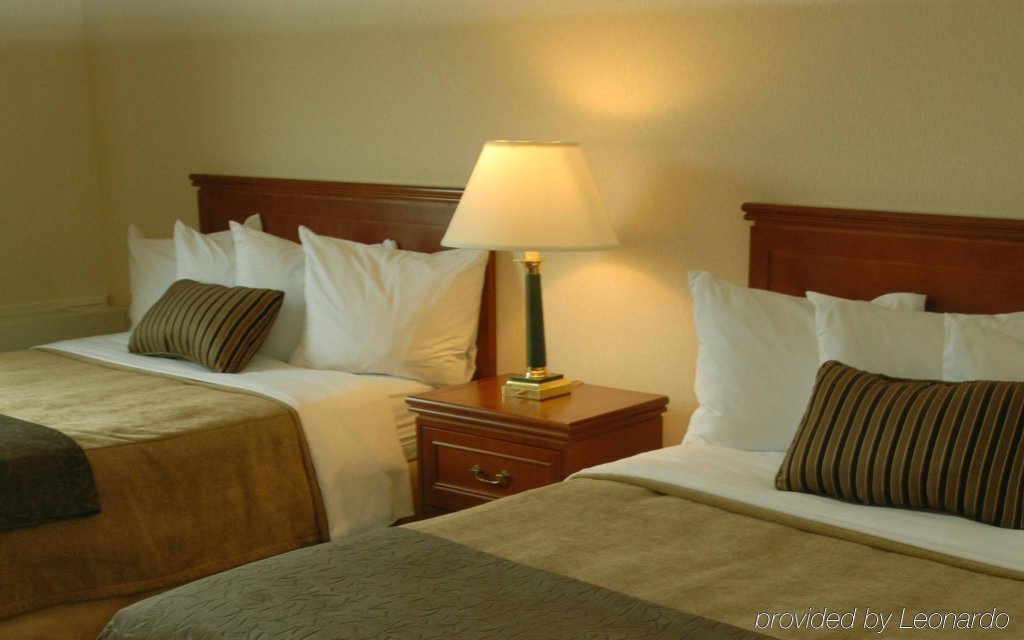 Фото Quality Hotel & Suites Montreal East