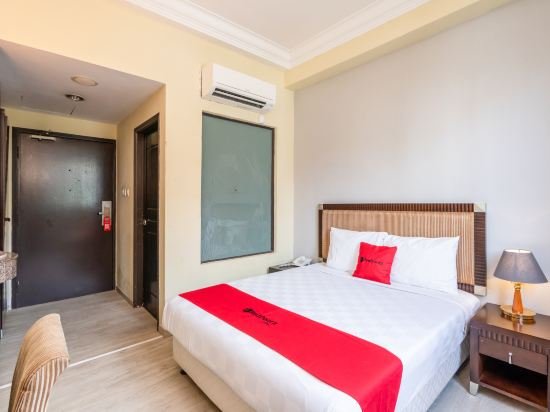 Фото RedDoorz at Aljunied