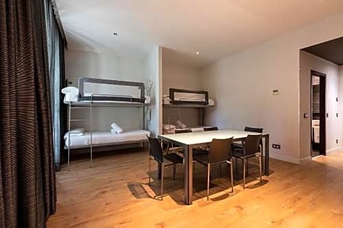 Фото Petit Palace Santa Bárbara