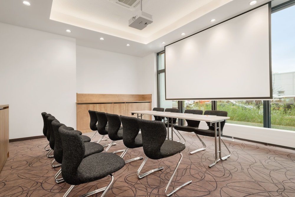 Фото Super 8 by Wyndham Augsburg