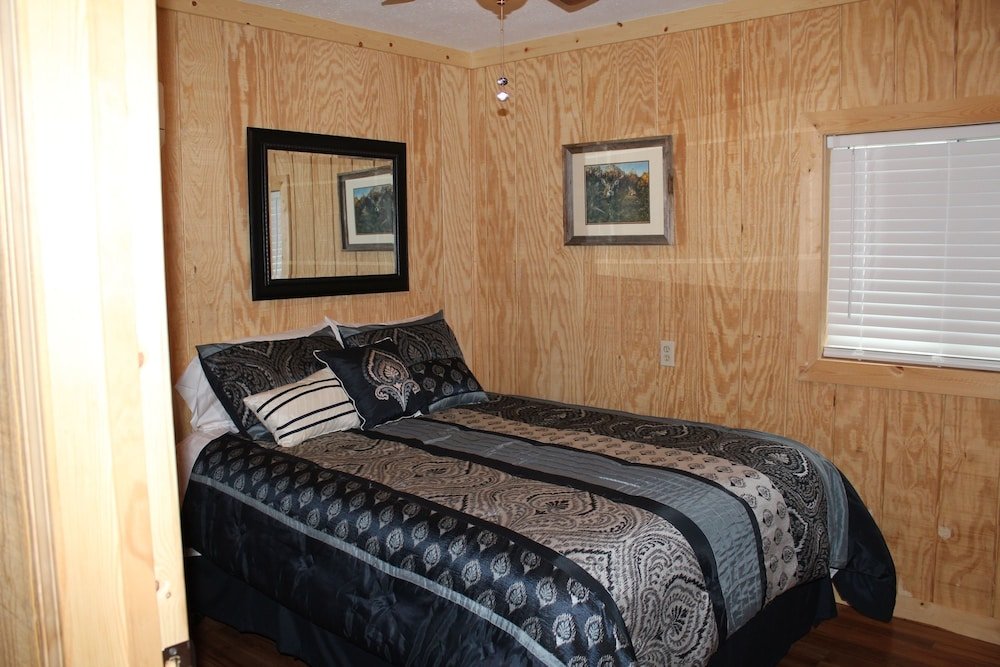 Фото Shawnee Trails Lodging and Suites