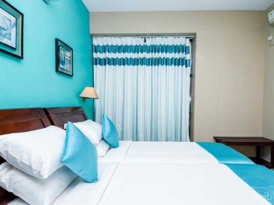 Фото Parkwood Suites