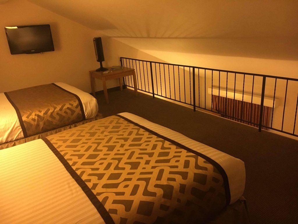 Фото RiverTree Inn & Suites