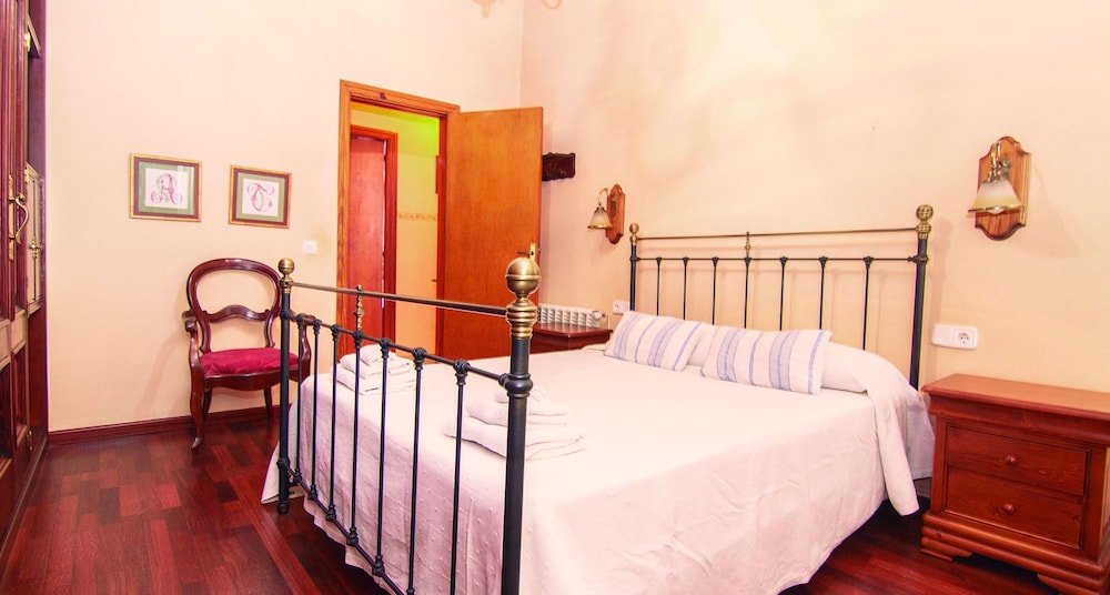 Фото Large Mallorcan Villa