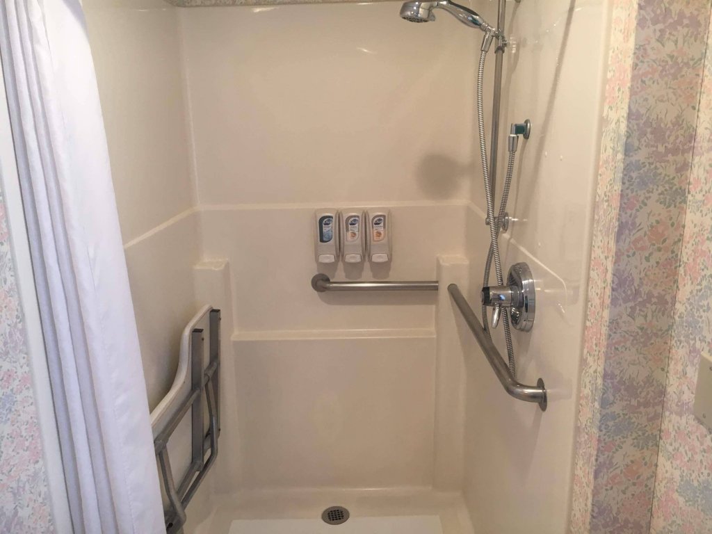 Фото RiverTree Inn & Suites