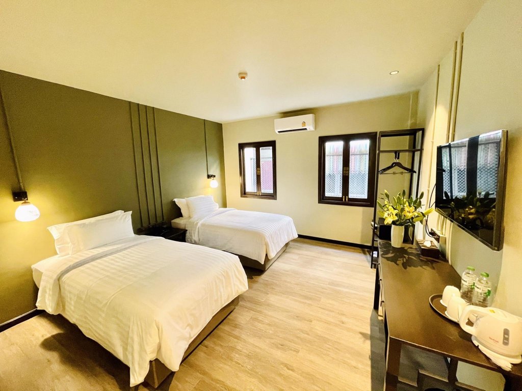 Фото отеля 2