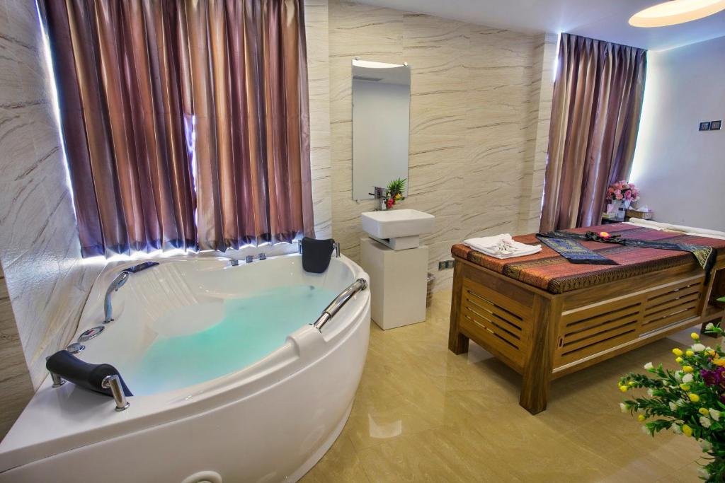 Фото Fars Hotel & Resorts