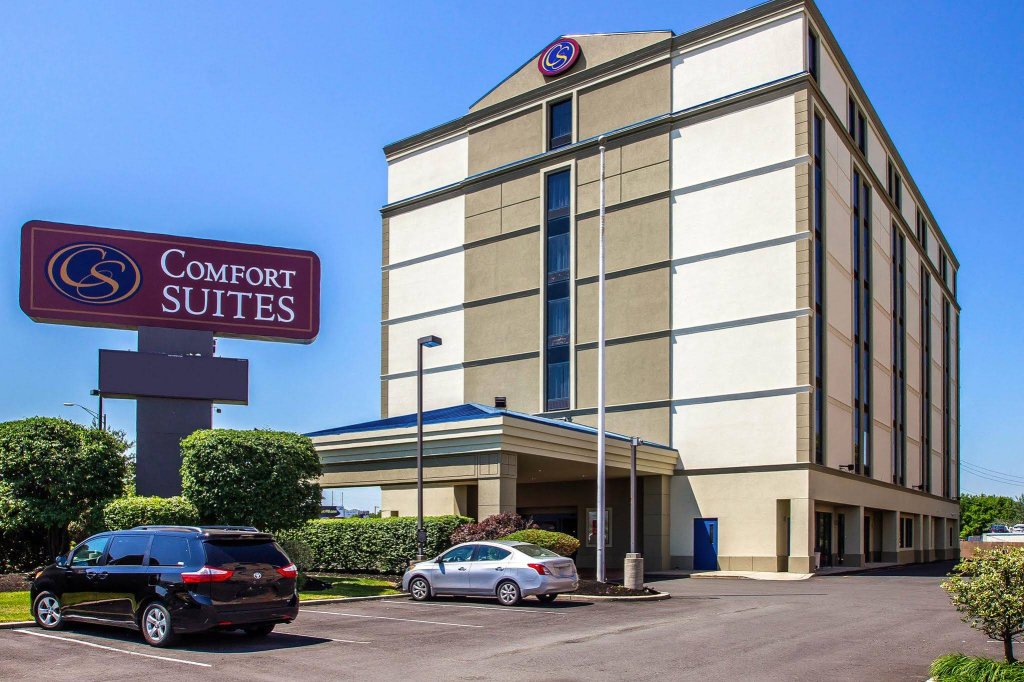 Фото Comfort Suites at Woodbridge
