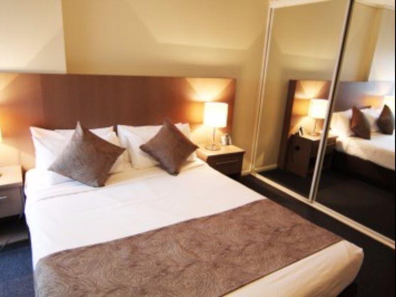 Фото Paramount Serviced Apartments