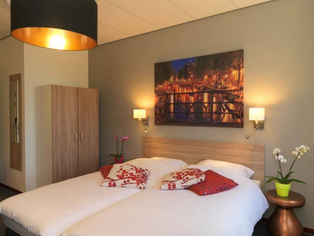 Фото Amsterdam Teleport Hotel