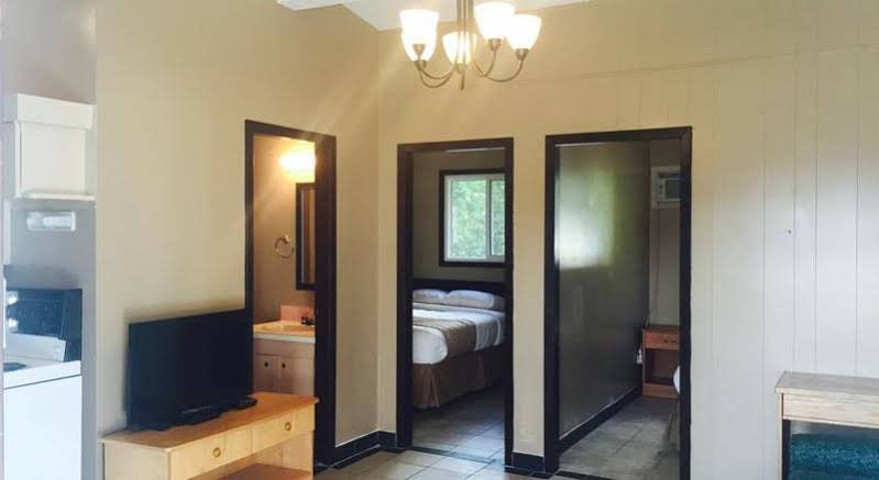 Фото Thriftlodge Edmonton