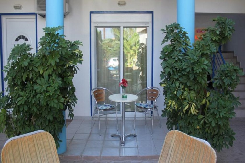 Фото отеля 2