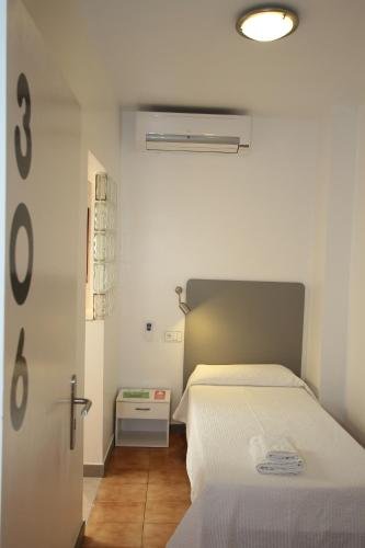 Фото Hostal Ripoll Ibiza