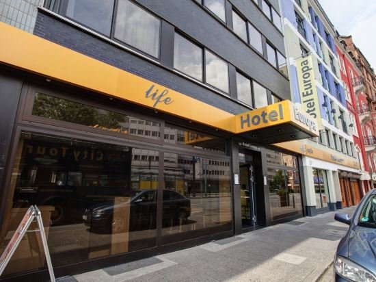 Фото отеля 2