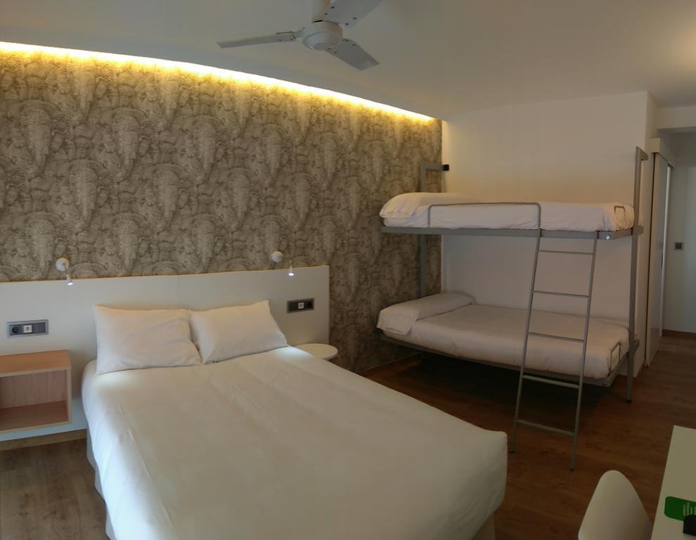Фото Hotel Vilagarcia
