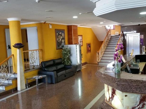 Фото Hotel Humanes