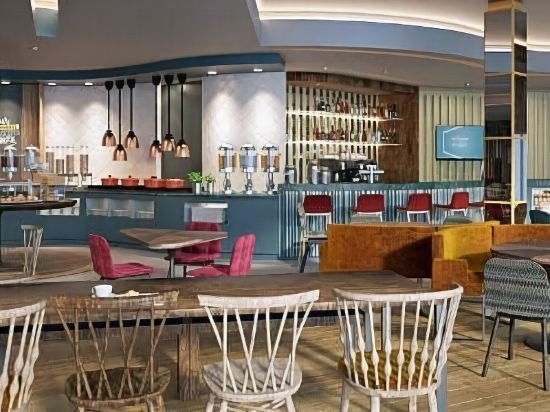 Фото Hampton by Hilton London Ealing