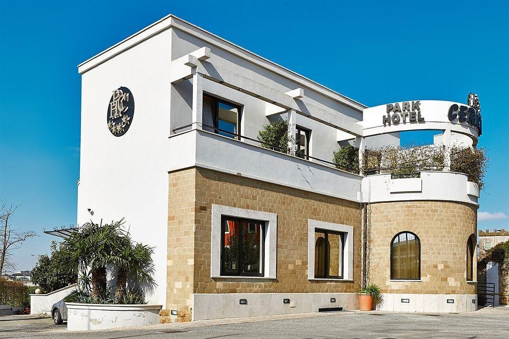 Фото отеля 1