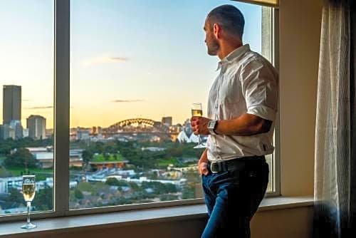 Фото Holiday Inn Sydney Potts Point