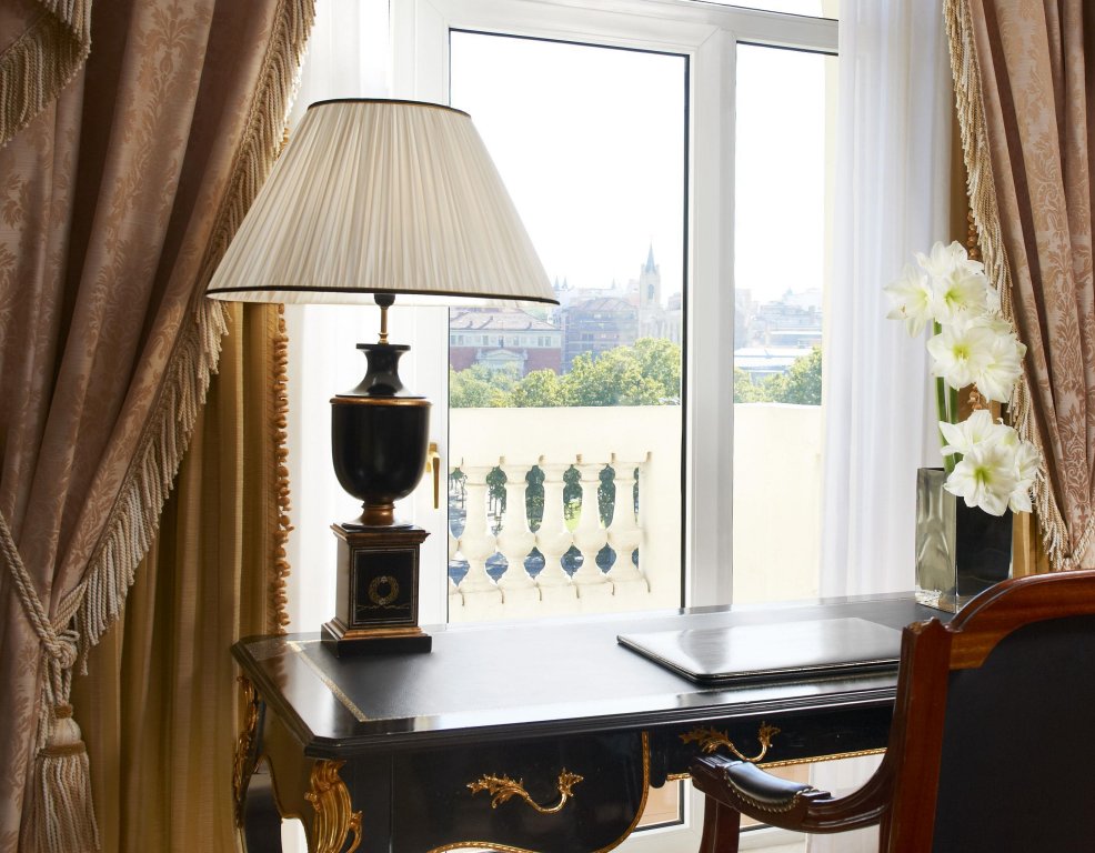 Фото The Palace, a Luxury Collection Hotel, Madrid