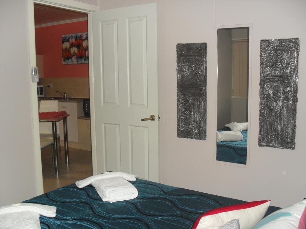 Фото Beachlander Holiday Apartments