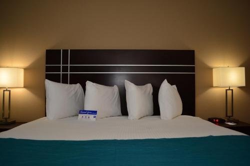 Фото Americas Best Value Inn & Suites Cuero