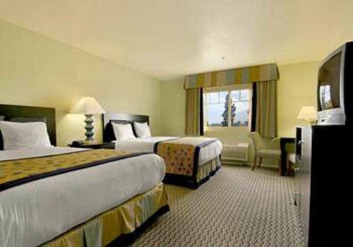 Гостиница Radisson Hotel West Sacramento в Вест Сакраменто