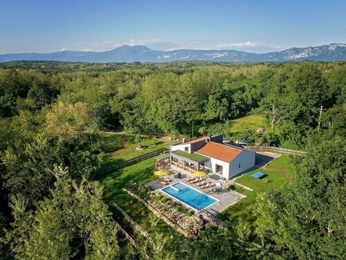 Гостиница Beautiful Villa With Large Garden, Playground, Swimming Pool, in Green Surroundings at Labin