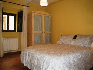 Casa Cotiellu (Comunidad Autónoma de Castilla y León, Burgos, Calle Castillo, 5), hotel